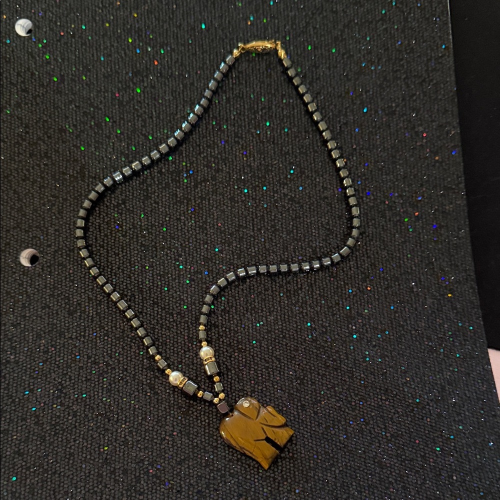 Hematite Elegant Black and Gold Beaded Necklace(Vintage)